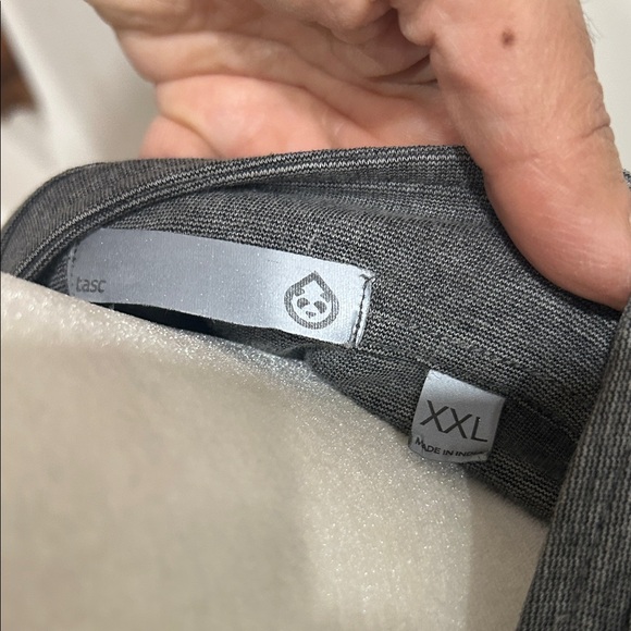 Charcoal Sleeveless Zip-Up Women's Hoodie - Picture 2 of 5